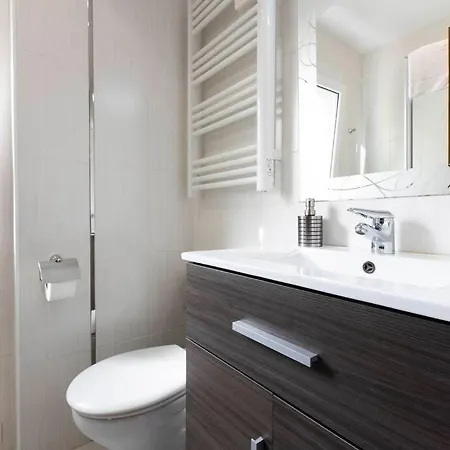 Apartment Zurubi-gain. Basquenjoy Hondarribia